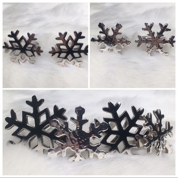 SOLD: Silver Snowflake Napkin Ring 4 Set - Picture 2 of 8